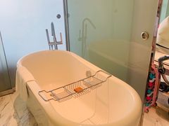 -上海滴水湖皇冠假日酒店