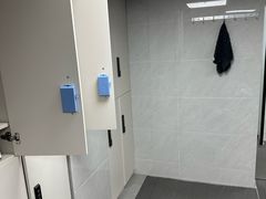 -蓝海豚游泳俱乐部(南京西路店)