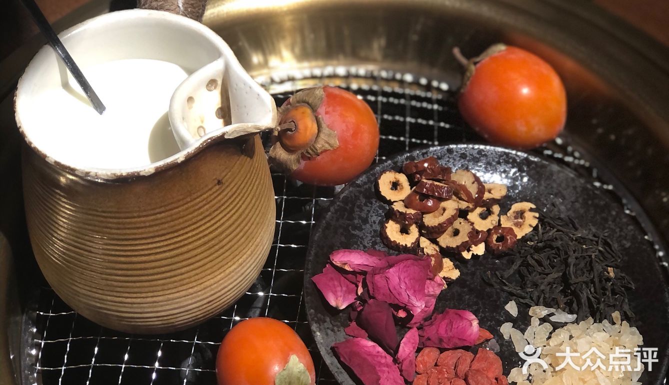 一边喝罐罐烤奶一边吃烤肉，简直要幸福到哭[流泪]好吗？