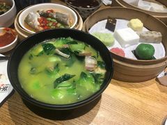 -新梅华·茶点餐厅(欧尚店)