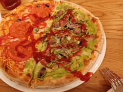 -城市大道红炉披萨烘焙坊