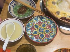 -洱火云南酸菜牛肉火锅(石景山当代商城店)