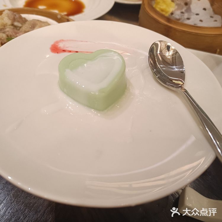 东二环泰禾广场的茶点自助[胜利]