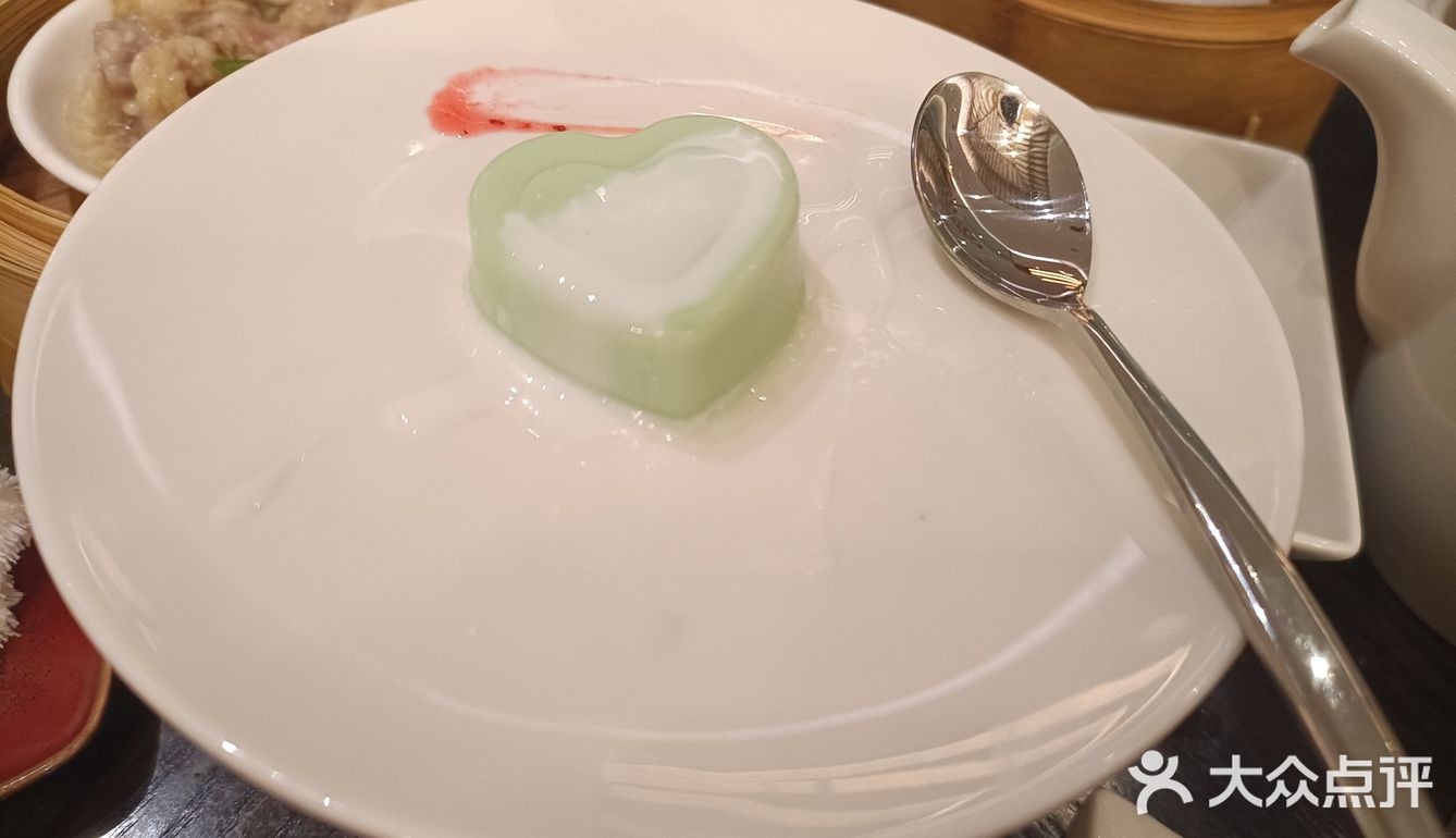 东二环泰禾广场的茶点自助[胜利]