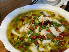 酸菜柠檬鱼-私家峰味特色苍蝇小馆(马弄店)