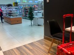 -全家便利店(江湾镇站店)