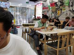 大堂-江城燕子大排档(江汉路步行街店)