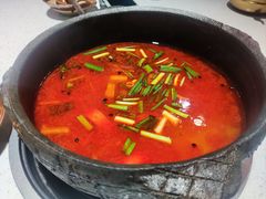 招牌红酸锅底-贵府酸汤牛肉火锅·贵州老字号(飞山街店)