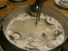 -龙记斑鱼火锅鲜切牛肉自助(红山路店)