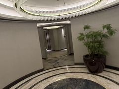 -浅深(世茂滨江精品店)