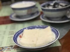 -赵记传承特色牛奶甜品(泉城广场店)