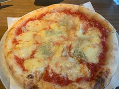 四种芝士披萨-FABIO’S费比欧披萨餐厅