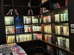 -钟书阁(松江泰晤士小镇店)