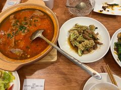 -彧玖食坊·川式砂锅酒馆(成山路店)