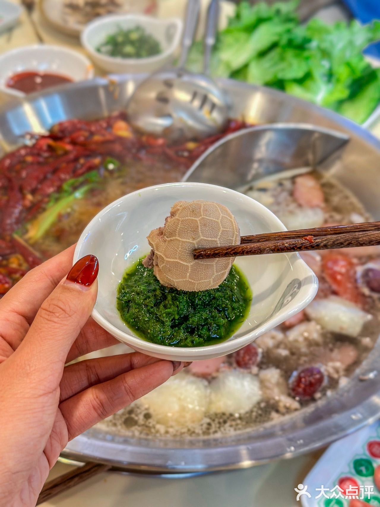 特色羊肉 选用的是内蒙5～6月的羔羊肉，食材很新鲜