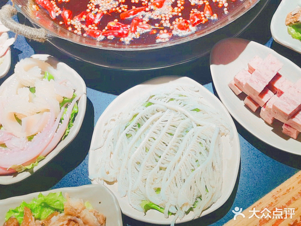 重庆火锅内卷‼️188💰24道菜😲