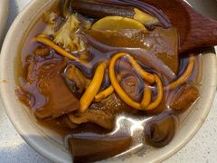 -老牌坊云南鱼豆花火锅(哈西万达店)