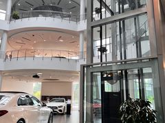 -奔驰北京极光星徽(四元桥店)