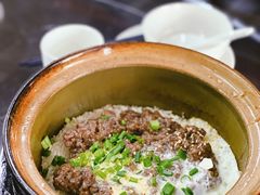 窝蛋牛肉饼煲仔饭-红星光发煲仔饭(文海店)