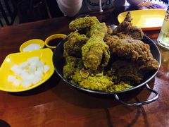 -BHC炸鸡(明洞总店)