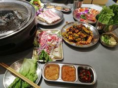 -围炉肉舍•炭烤活鳗•丹东海鲜烤肉(步行街店)