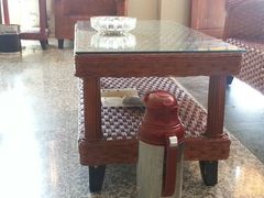 景区饭店的大堂，肮脏的苍蝇-嬉子湖生态旅游区