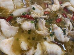酸菜鱼片-胡子饮食店