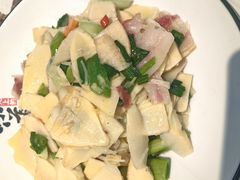 春竹笋炒腊味-民间瓦缸煨汤館(嵩山路店)