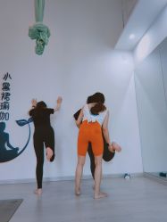 -小黑裙瑜伽·普拉提