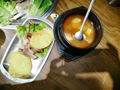 厚切猪肉-·缸桶屋·韩式牛肋条自助烤肉(西湖D11店)