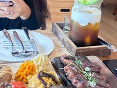 -Mark&Mars Restaurant