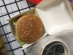 -麦当劳(中山公园龙之梦店)