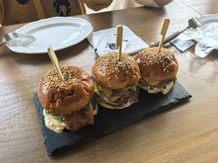 -三勾JJJ Burger&Coffee(梅溪湖店)
