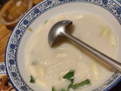 -泉畔人家·老济南经典鲁菜(大明湖店)