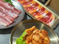 -围炉肉舍•炭烤活鳗•丹东海鲜烤肉(步行街店)