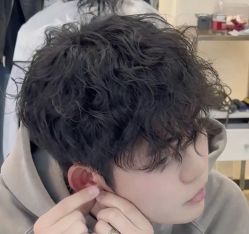 -藤野造型烫发染发