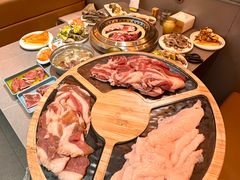 -黑金·寻焰自助百汇·烤肉·火锅(中街店)