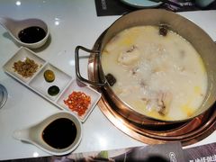 -洪氏嗨捞·猪肚鸡火锅(阳光天地店)