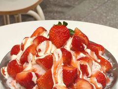 草莓白雪流奶冰-乐果甜心·潮汕冰室