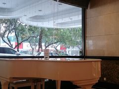 -深圳富苑皇冠假日套房酒店