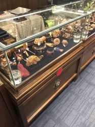 -灵彩珠宝(朗香街店)
