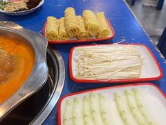 -马路边边麻辣烫(世纪金源店)