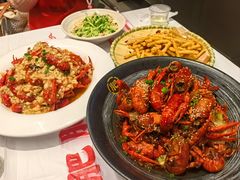 -肥肥虾庄·金牌油焖大虾(汉街SKP店)