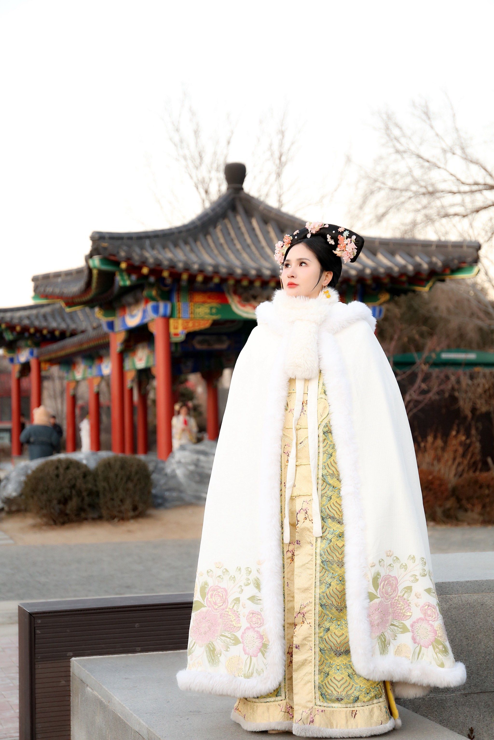 体验皇族装扮的魅力