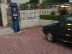 -燕子岗体育场