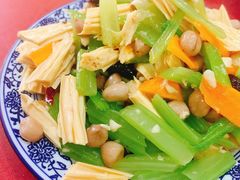 西芹腐竹-北大地皖峰饭馆