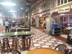 -大食代美食广场(上海中心店)