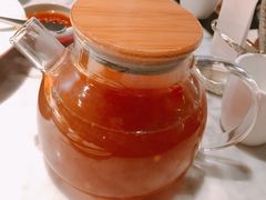 招牌琥珀金丝梨汤-京味斋·北京烤鸭(华威桥北工大店)