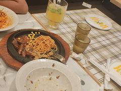 -菲滋意式餐厅(富阳东方茂店)