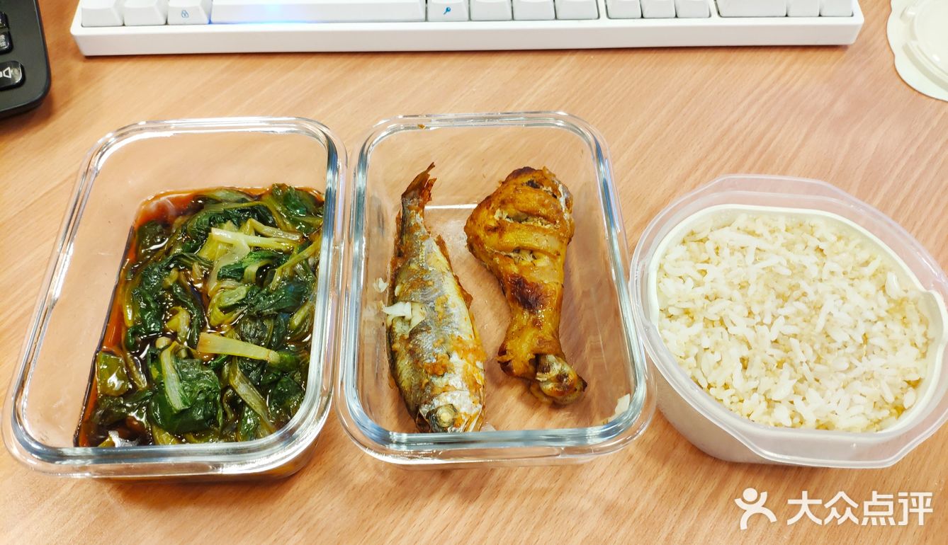 先生从初四上班到现在，大部分时间都是吃我准备的便当